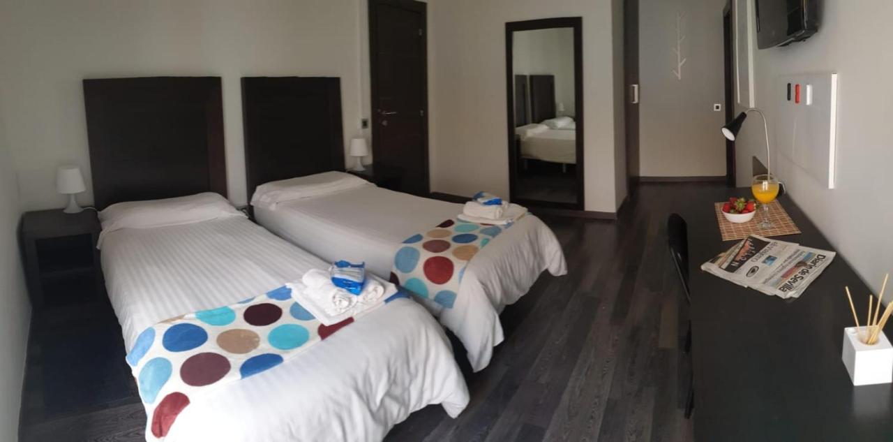 הוסטל סביליה Residencia Viriato מראה חיצוני תמונה