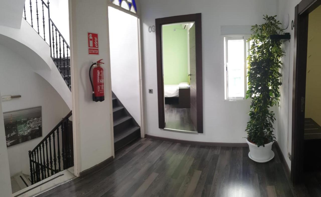 הוסטל סביליה Residencia Viriato מראה חיצוני תמונה