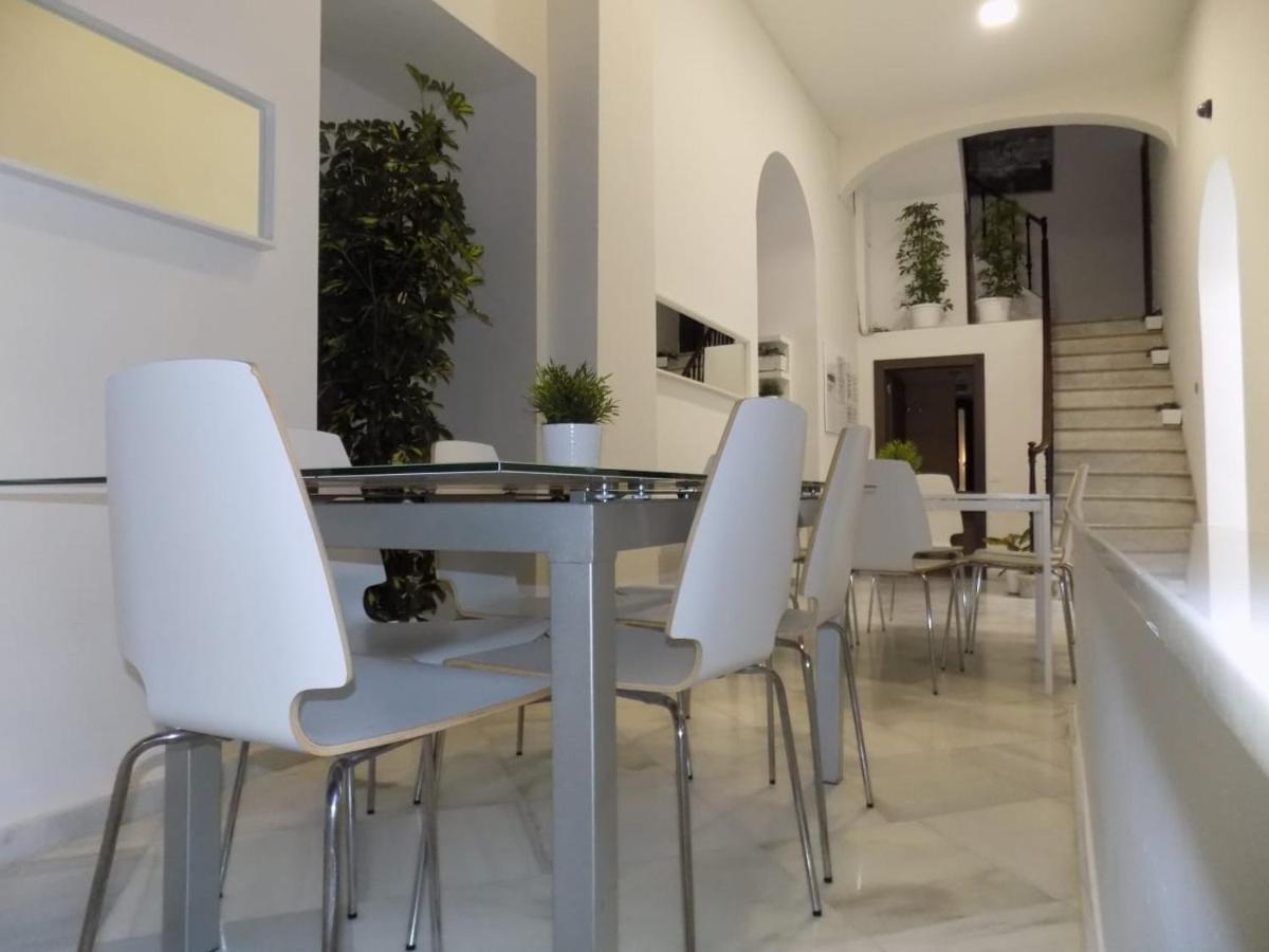 הוסטל סביליה Residencia Viriato מראה חיצוני תמונה